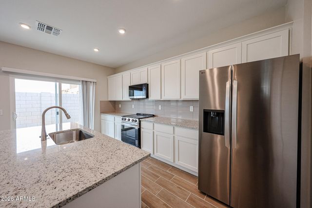 17378 W VILLA HERMOSA Lane, Surprise, AZ 85387