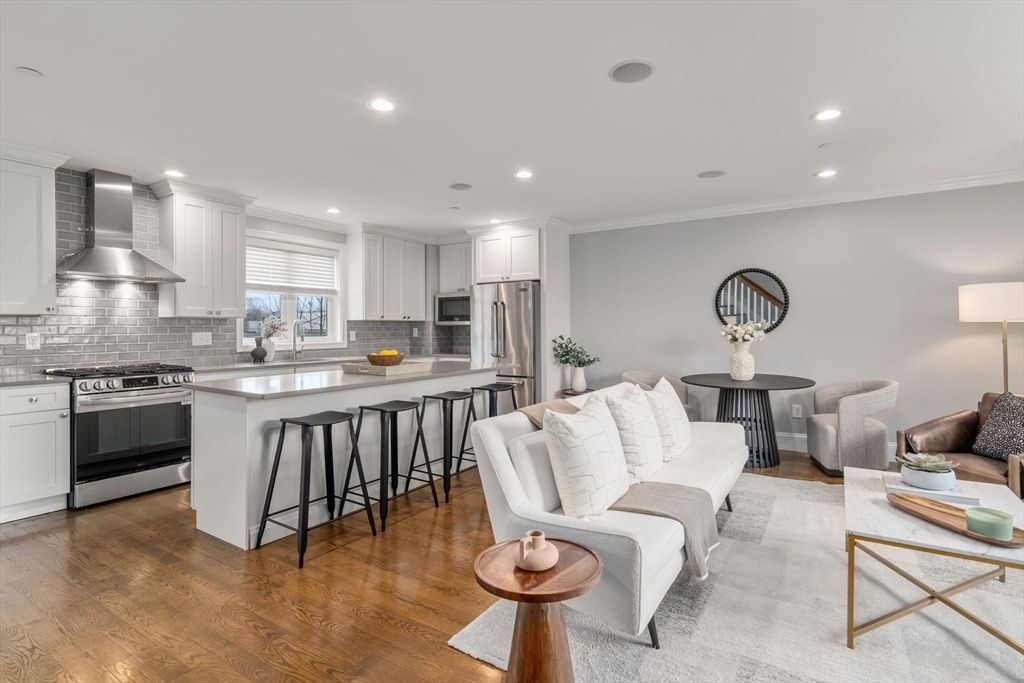 364 Neponset Ave 6, Boston, MA 02122