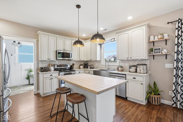 3051 Hawthorn Drive, Lapel, IN 46051