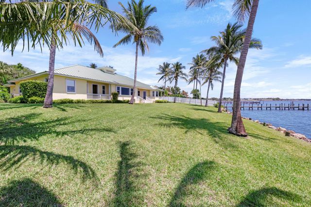 1530 NE Dixie Highway, Jensen Beach, FL 34957