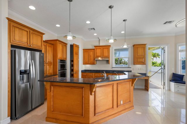 1530 NE Dixie Highway, Jensen Beach, FL 34957