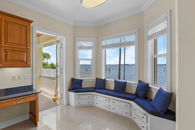 1530 NE Dixie Highway, Jensen Beach, FL 34957
