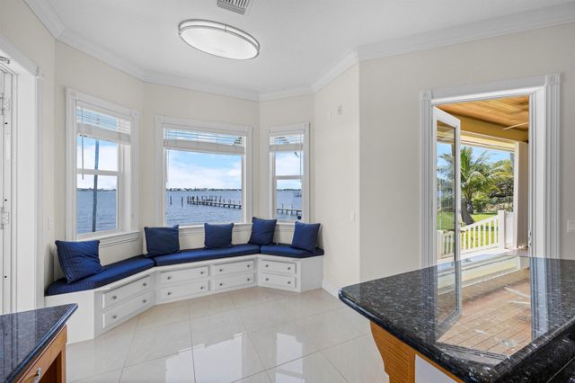 1530 NE Dixie Highway, Jensen Beach, FL 34957