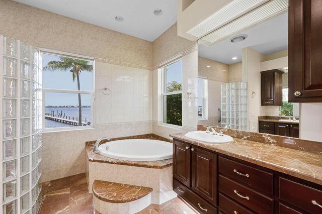 1530 NE Dixie Highway, Jensen Beach, FL 34957