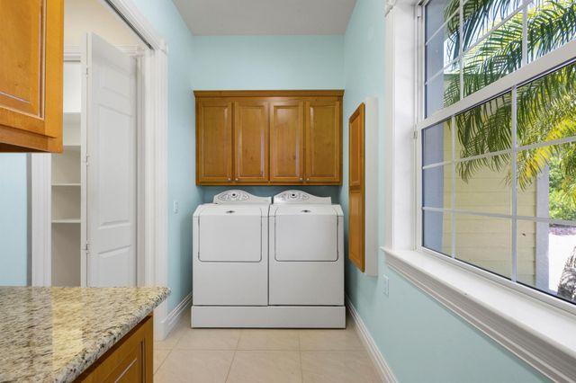 1530 NE Dixie Highway, Jensen Beach, FL 34957
