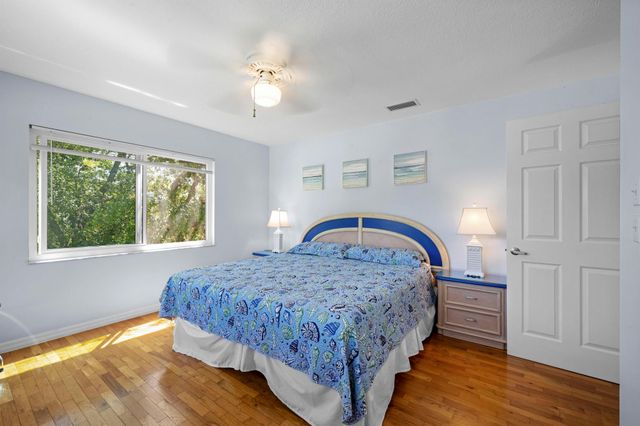 1530 NE Dixie Highway, Jensen Beach, FL 34957