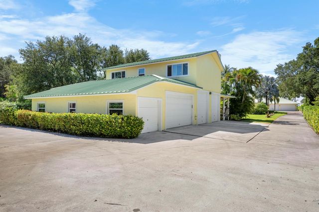 1530 NE Dixie Highway, Jensen Beach, FL 34957