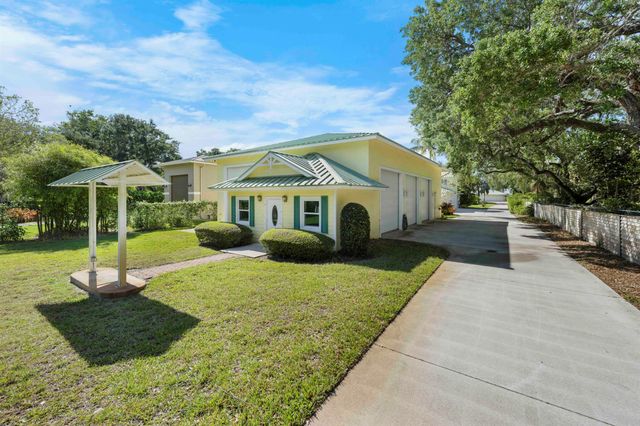 1530 NE Dixie Highway, Jensen Beach, FL 34957