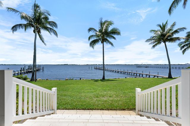 1530 NE Dixie Highway, Jensen Beach, FL 34957