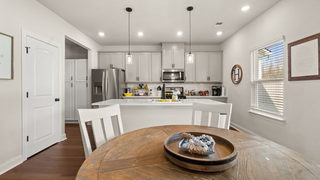 1054 Holland Ridge Way, Lebanon, TN 37090