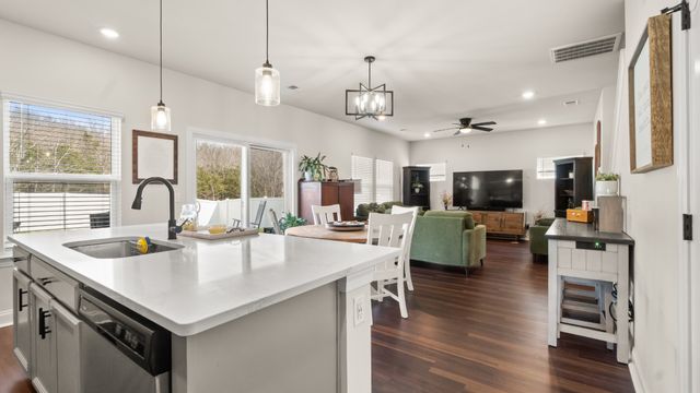 1054 Holland Ridge Way, Lebanon, TN 37090