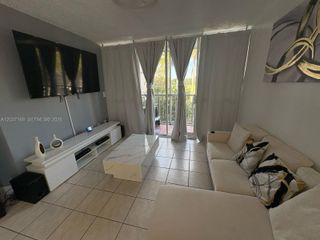 7035 NW 186th St D302, Hialeah, FL 33015