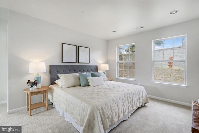 2000 CHITA CT, Temple Hills, MD 20748