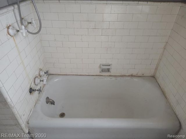 5501 Pacific Street, Detroit, MI 48204