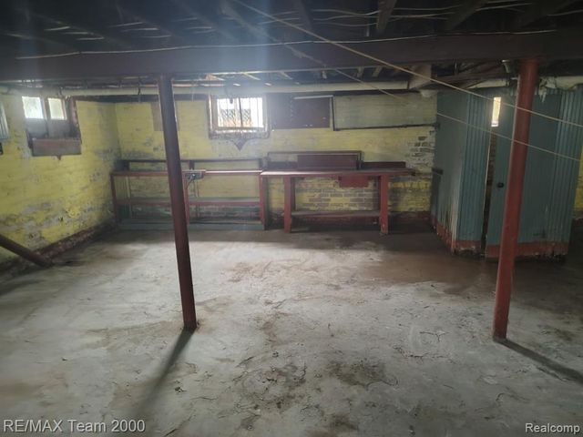 5501 Pacific Street, Detroit, MI 48204