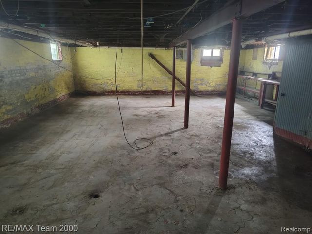 5501 Pacific Street, Detroit, MI 48204