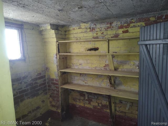 5501 Pacific Street, Detroit, MI 48204