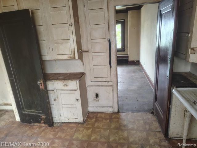 5501 Pacific Street, Detroit, MI 48204