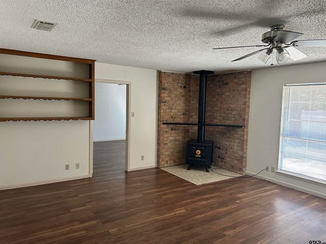 7312 Hollyoak Dr., Tyler, TX 75703