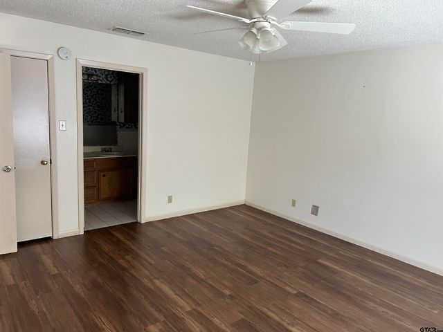 7312 Hollyoak Dr., Tyler, TX 75703