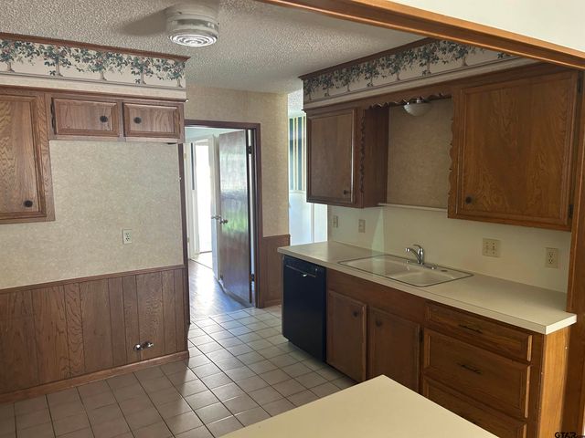 7312 Hollyoak Dr., Tyler, TX 75703