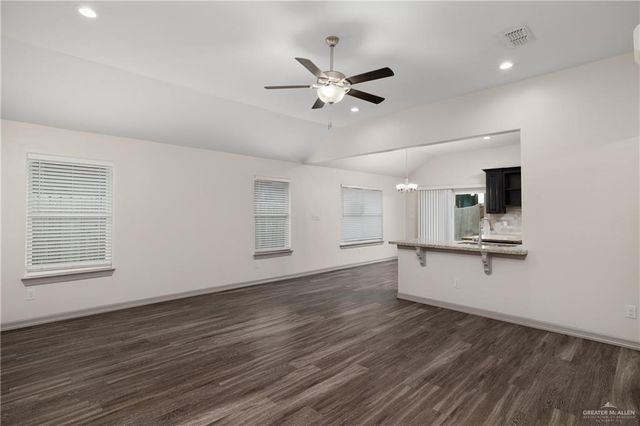 1607 Las Palmas Avenue, Hidalgo, TX 78557