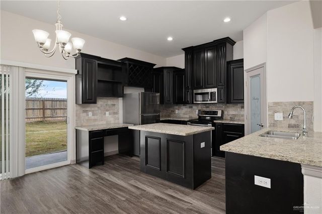 1607 Las Palmas Avenue, Hidalgo, TX 78557