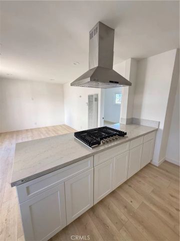 840 W 81st, Los Angeles, CA 90044