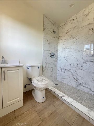 840 W 81st, Los Angeles, CA 90044