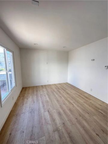 840 W 81st, Los Angeles, CA 90044