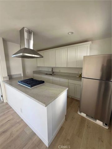840 W 81st, Los Angeles, CA 90044