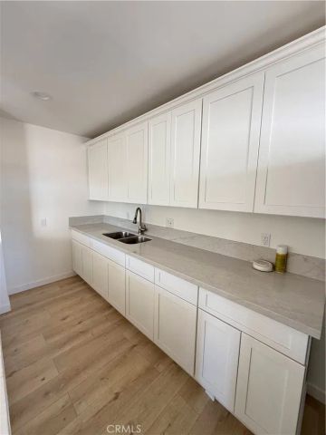 840 W 81st, Los Angeles, CA 90044