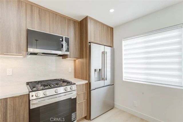 9512 Via Venezia, Burbank, CA 91504