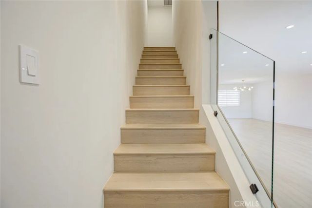 9512 Via Venezia, Burbank, CA 91504
