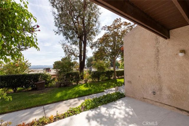 9512 Via Venezia, Burbank, CA 91504