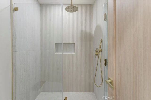 9512 Via Venezia, Burbank, CA 91504