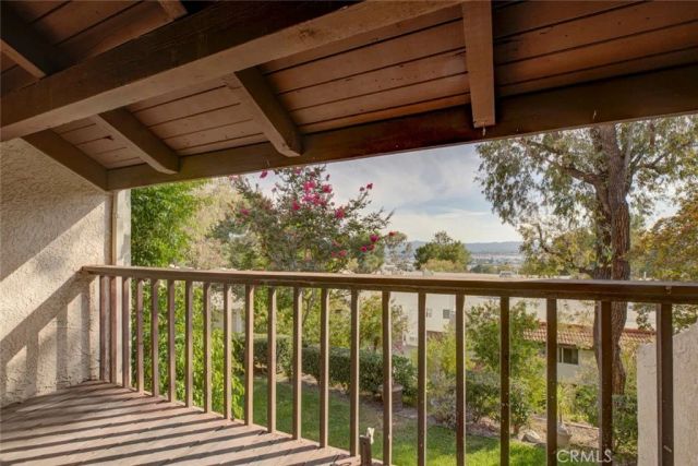 9512 Via Venezia, Burbank, CA 91504