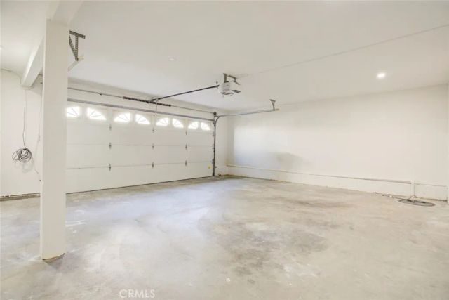 9512 Via Venezia, Burbank, CA 91504