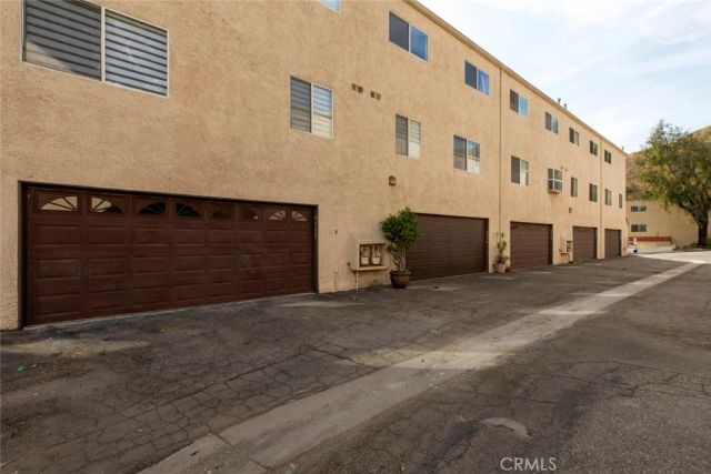 9512 Via Venezia, Burbank, CA 91504