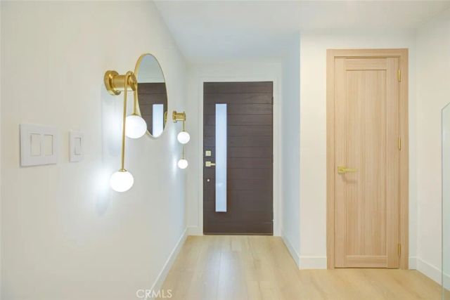 9512 Via Venezia, Burbank, CA 91504