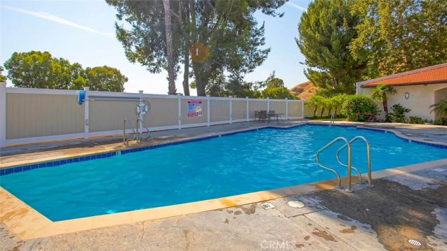 9512 Via Venezia, Burbank, CA 91504