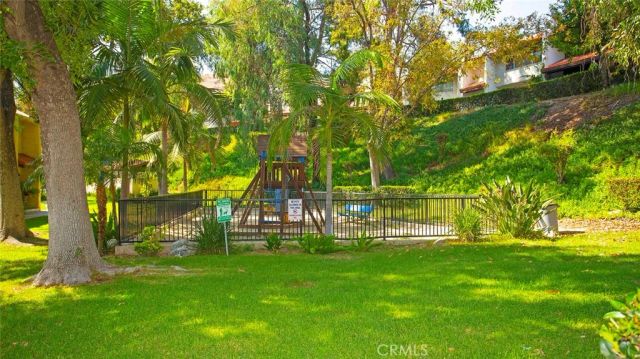 9512 Via Venezia, Burbank, CA 91504
