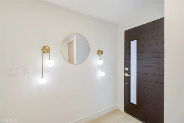 9512 Via Venezia, Burbank, CA 91504