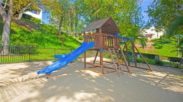 9512 Via Venezia, Burbank, CA 91504