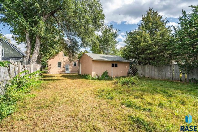 919 N Dakota Ave Avenue, Sioux Falls, SD 57104