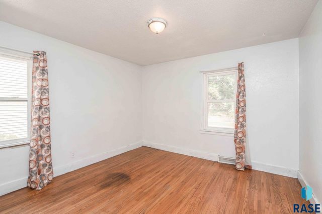 919 N Dakota Ave Avenue, Sioux Falls, SD 57104