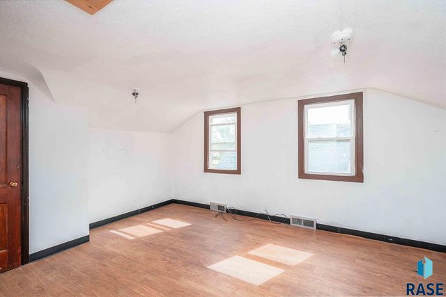 919 N Dakota Ave Avenue, Sioux Falls, SD 57104