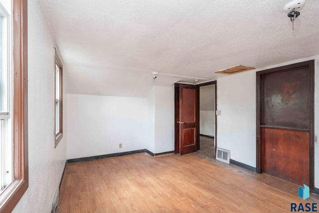 919 N Dakota Ave Avenue, Sioux Falls, SD 57104