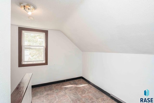 919 N Dakota Ave Avenue, Sioux Falls, SD 57104