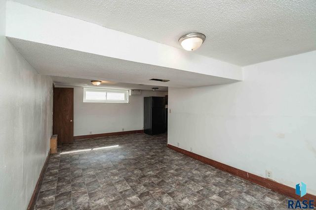 919 N Dakota Ave Avenue, Sioux Falls, SD 57104